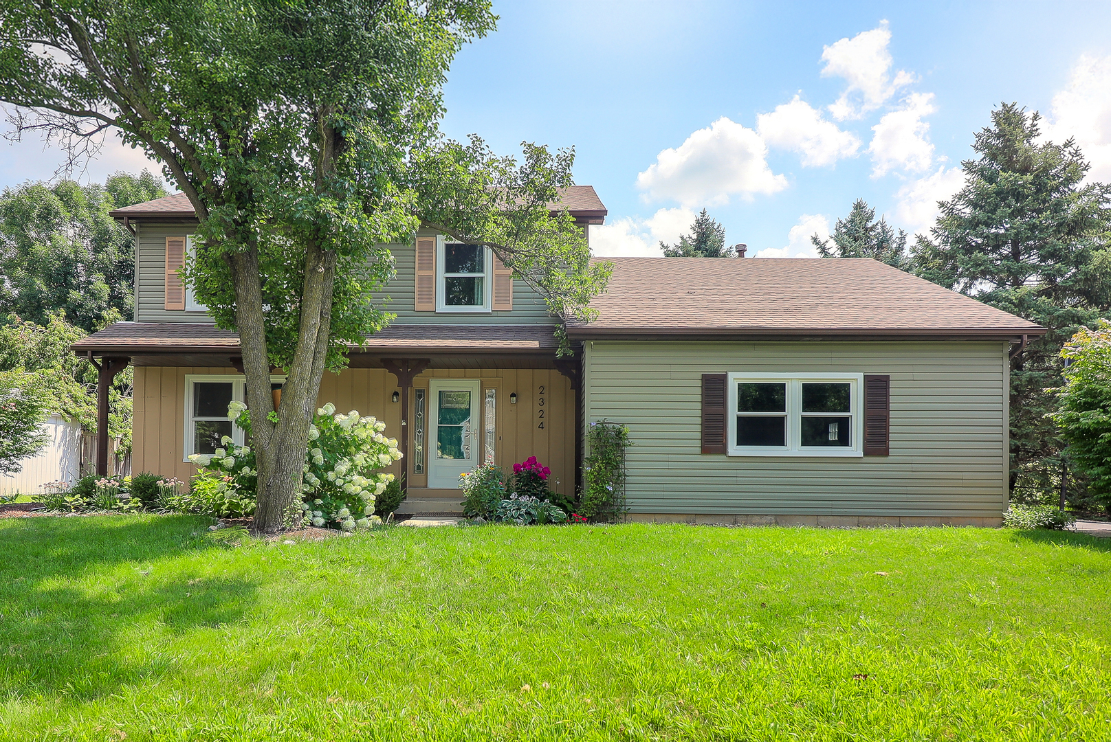 2324 Modaff Road Naperville, IL 60565 - Photo 1 of 31 Gallery Image 1
