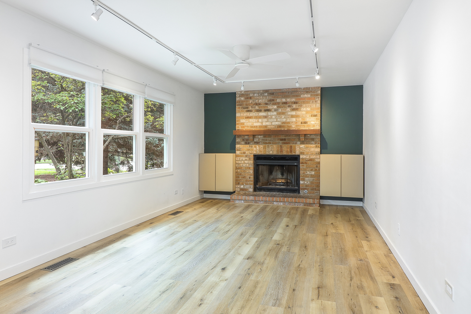 2324 Modaff Road Naperville, IL 60565 - Photo 13 of 31 Gallery Image 13