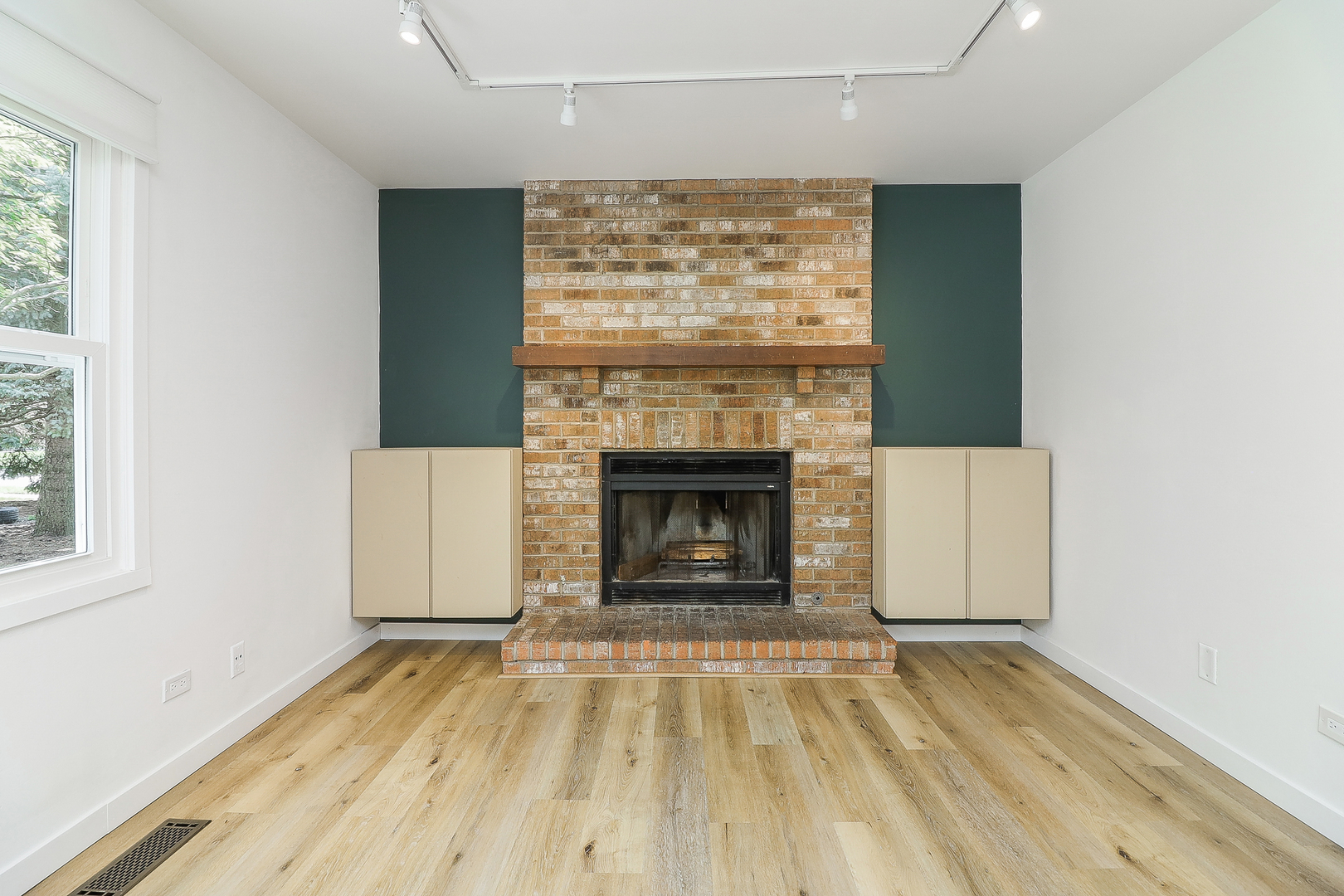 2324 Modaff Road Naperville, IL 60565 - Photo 15 of 31 Gallery Image 15