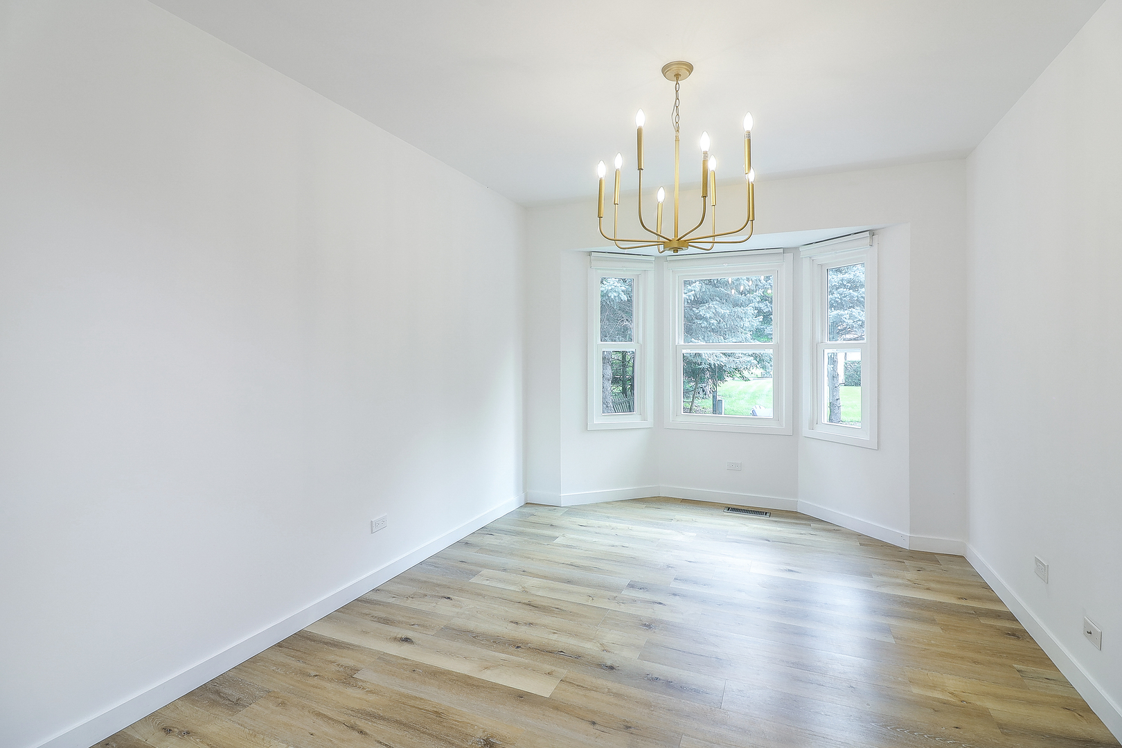 2324 Modaff Road Naperville, IL 60565 - Photo 6 of 31 Gallery Image 6