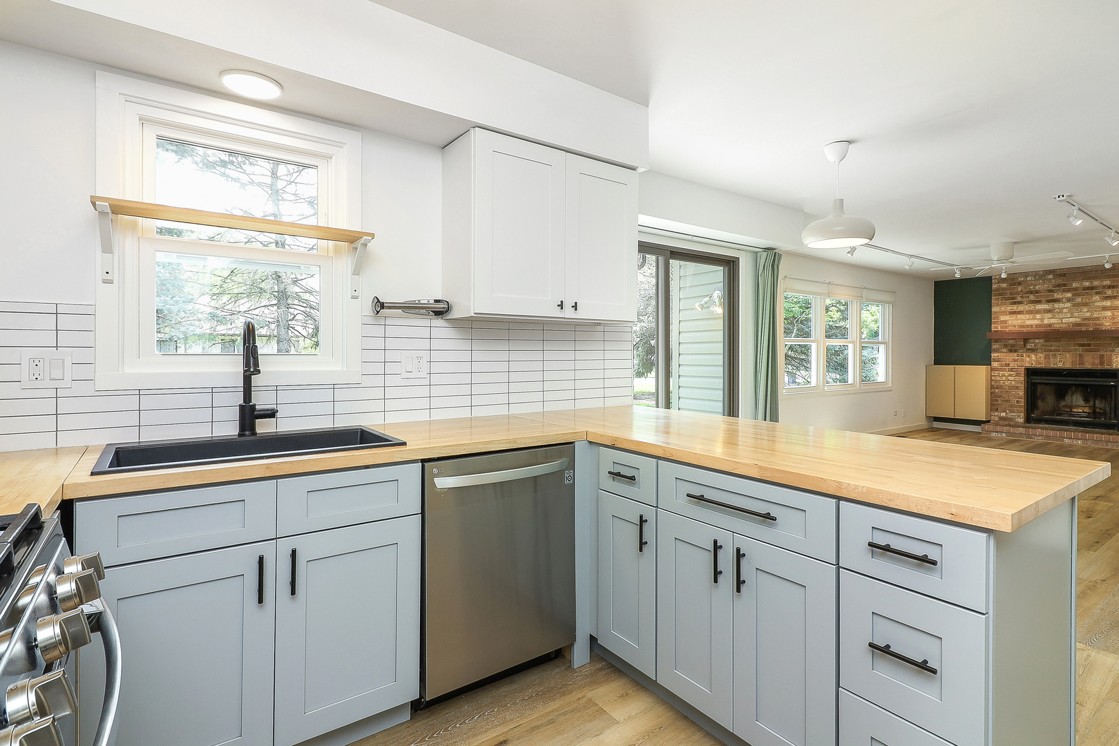 2324 Modaff Road Naperville, IL 60565 - Photo 10 of 31 Gallery Image 10