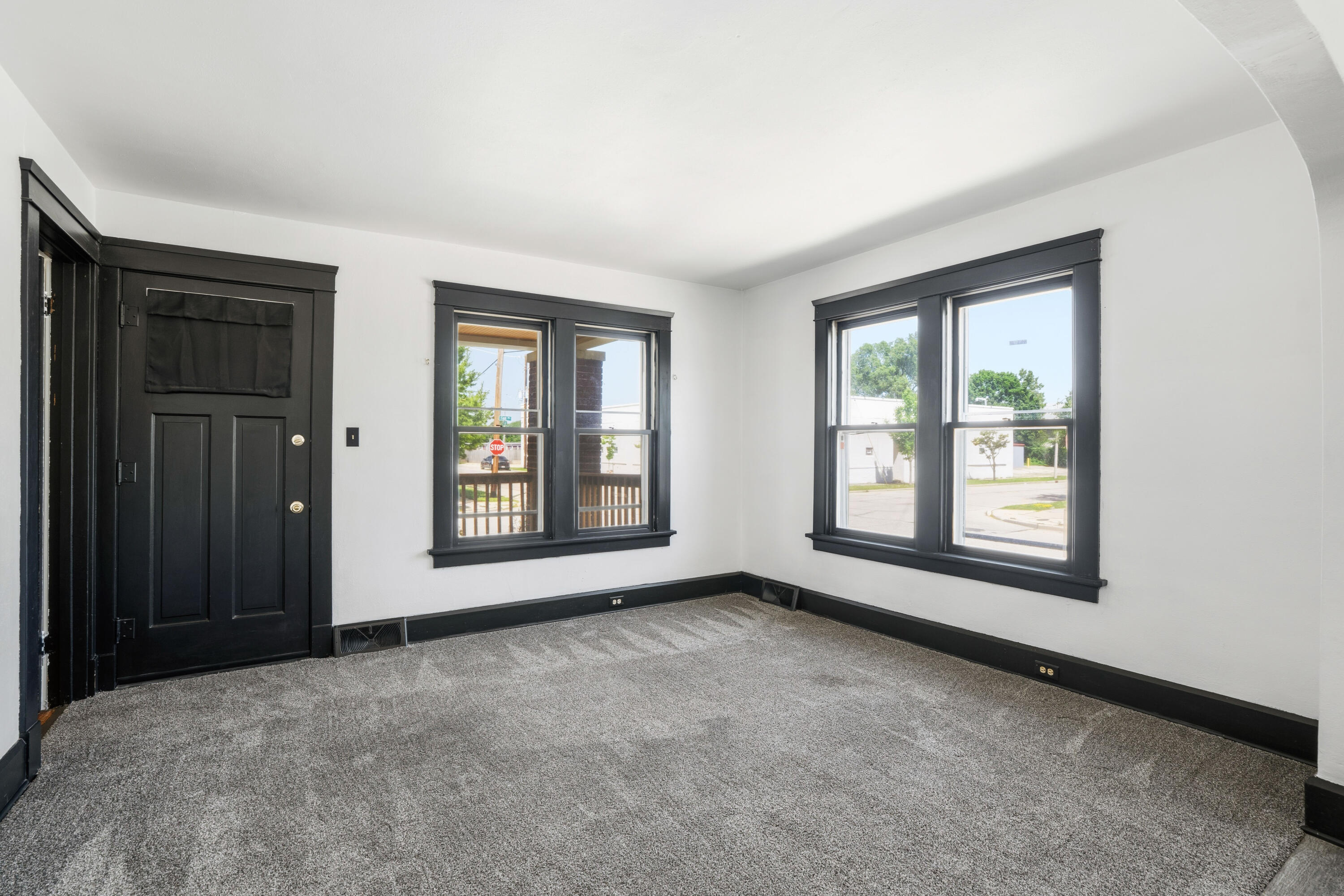 1801 Flett Avenue Racine, WI 53403 - Photo 2 of 27 Main Unit LR