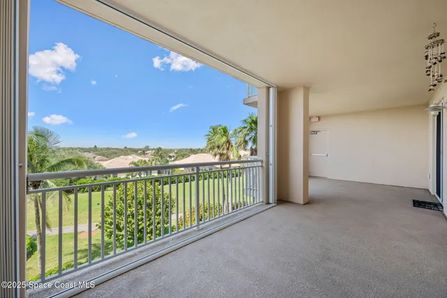 $669,000 | 140 Warsteiner Way, Unit 302, Melbourne Beach, FL 32951