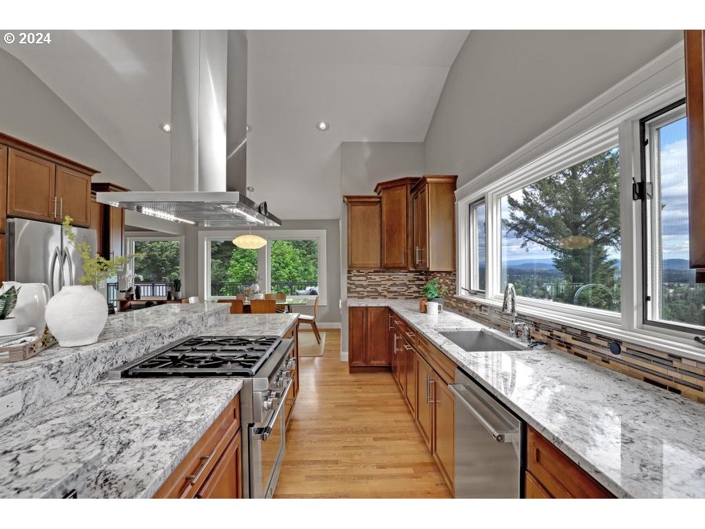 3128 Northeast Rocky Butte Road Portland, OR 97220 - Photo 11 of 46 Gallery Image 11