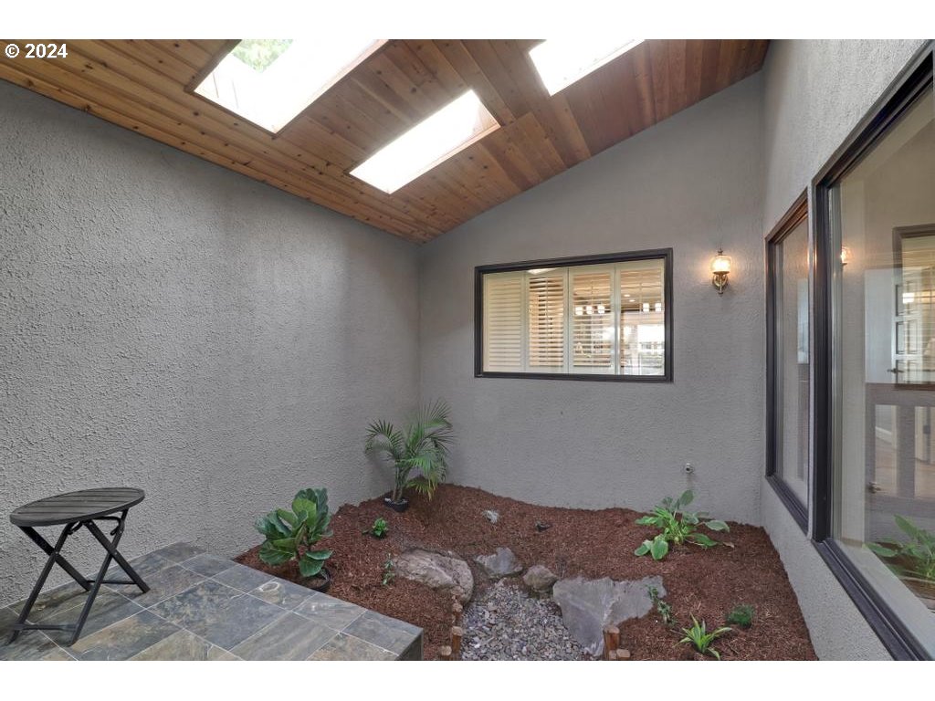 3128 Northeast Rocky Butte Road Portland, OR 97220 - Photo 25 of 46 Gallery Image 25
