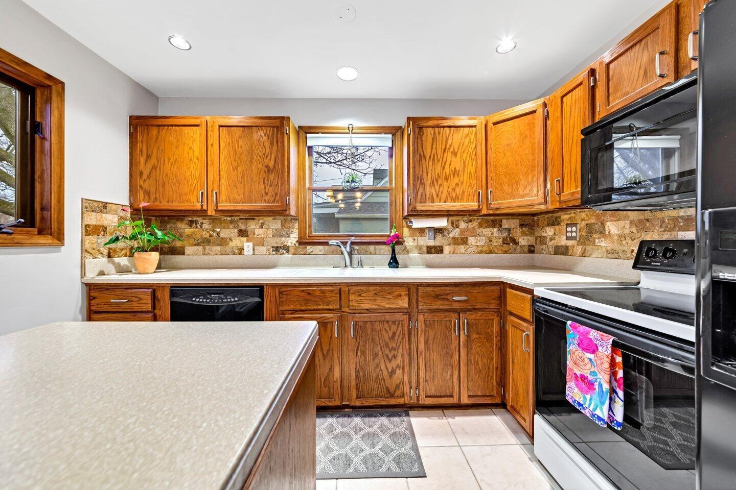 428 East Beaumont Road Columbus, OH 43214 - Photo 11 of 42 017-428EastBeaumontRoad-Columbus-OH-4321