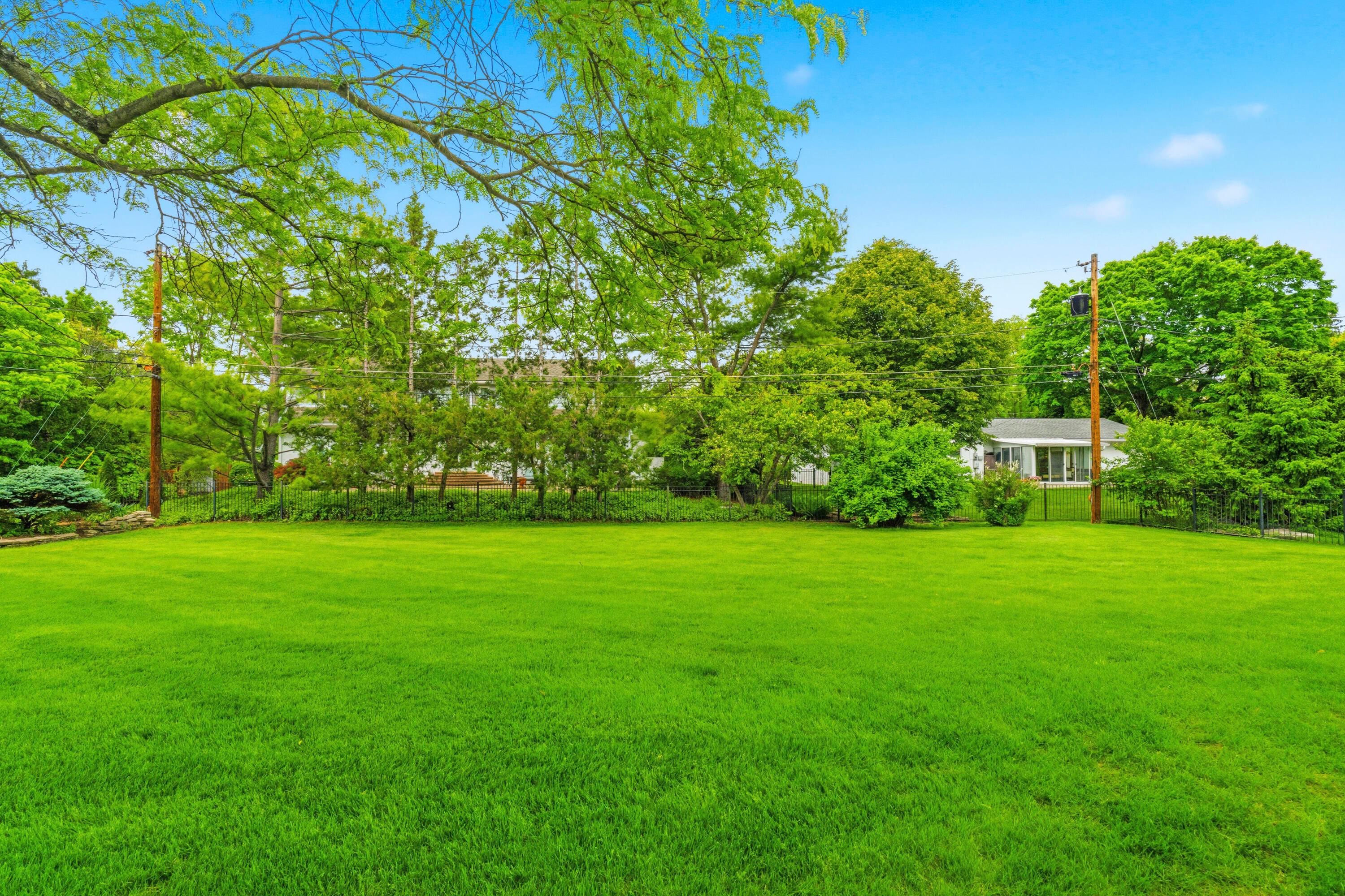 2810 Brackley Road Upper Arlington, OH 43220 - Photo 14 of 27