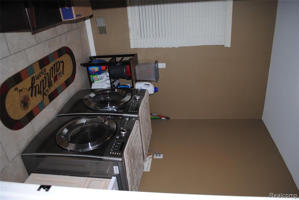 1271 Tulberry Circle Rochester, MI 48306 - Photo 29 of 66 Gallery Image 29