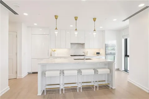 $3,900,000 | 2 Canal Street, Unit 2308, New Orleans, LA 70130