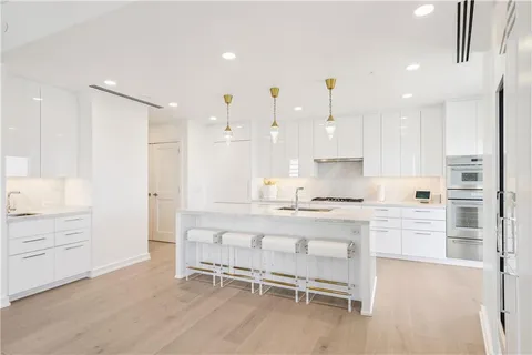 $3,900,000 | 2 Canal Street, Unit 2308, New Orleans, LA 70130