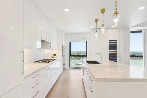 $3,900,000 | 2 Canal Street, Unit 2308, New Orleans, LA 70130