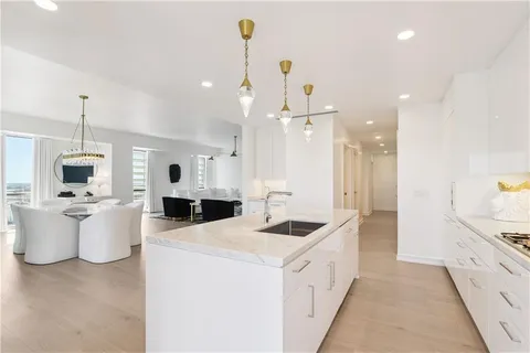 $3,900,000 | 2 Canal Street, Unit 2308, New Orleans, LA 70130