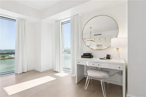 $3,900,000 | 2 Canal Street, Unit 2308, New Orleans, LA 70130