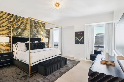 $3,900,000 | 2 Canal Street, Unit 2308, New Orleans, LA 70130