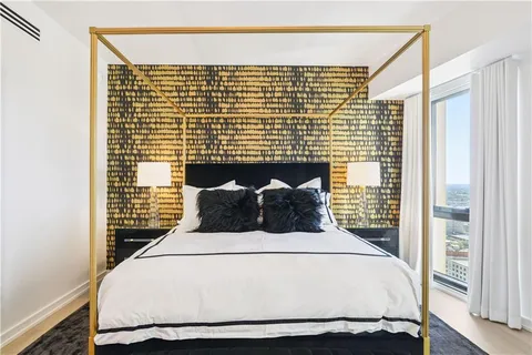 $3,900,000 | 2 Canal Street, Unit 2308, New Orleans, LA 70130