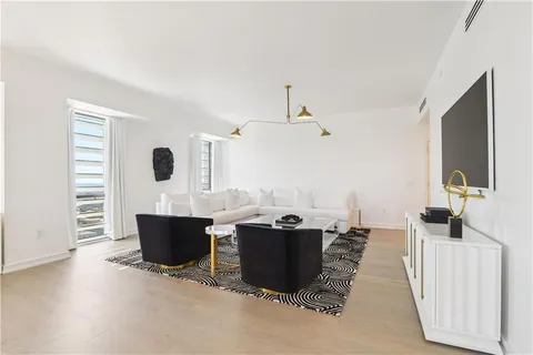 $3,900,000 | 2 Canal Street, Unit 2308, New Orleans, LA 70130