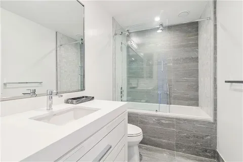 $3,900,000 | 2 Canal Street, Unit 2308, New Orleans, LA 70130