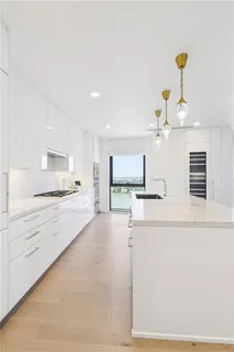 $3,900,000 | 2 Canal Street, Unit 2308, New Orleans, LA 70130