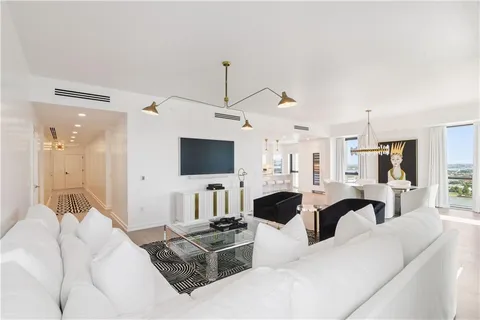 $3,900,000 | 2 Canal Street, Unit 2308, New Orleans, LA 70130