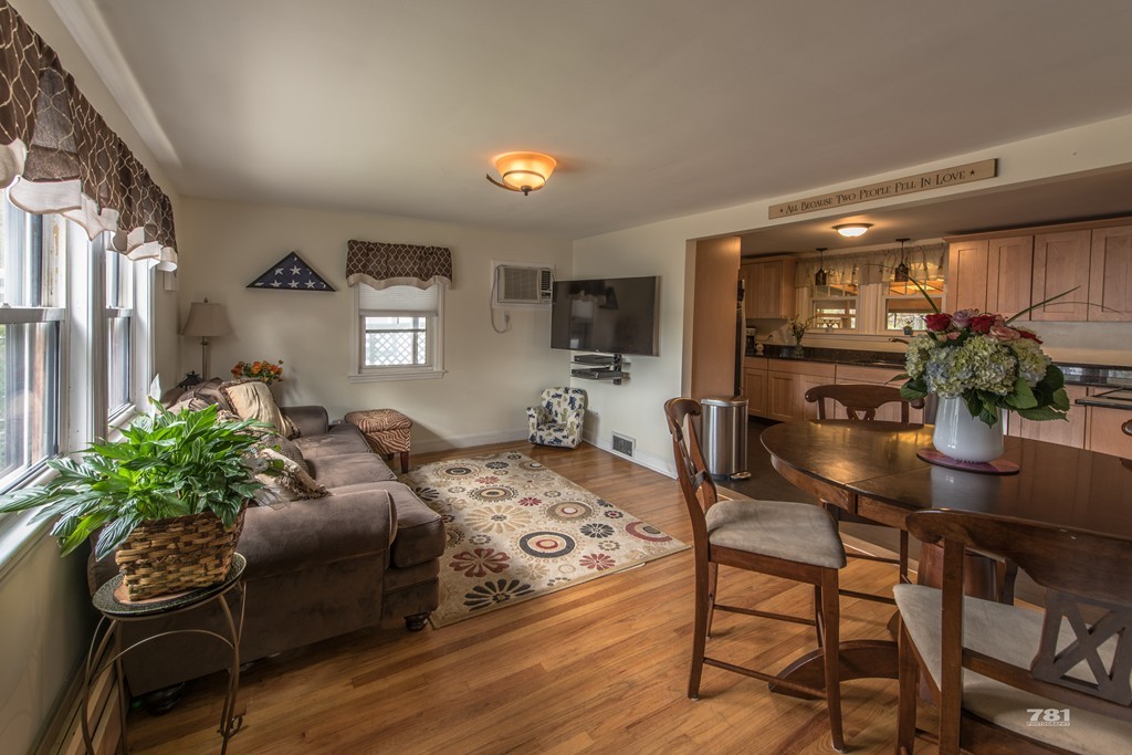 39 Rockway Road Peabody, MA 01960 - Photo 3 of 12 Gallery Image 3