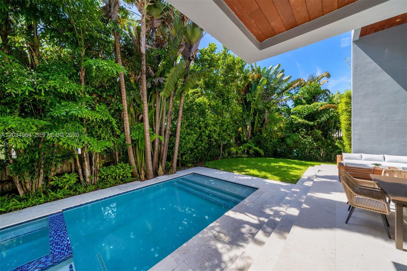 425 Harbor Drive Key Biscayne, FL 33149 - Photo 8 of 50