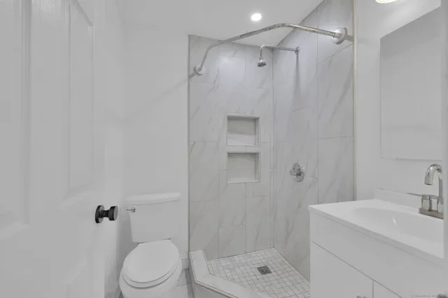 $565,000 | 6 Henry Street, Bethel, CT 06801