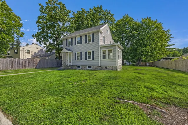 $565,000 | 6 Henry Street, Bethel, CT 06801