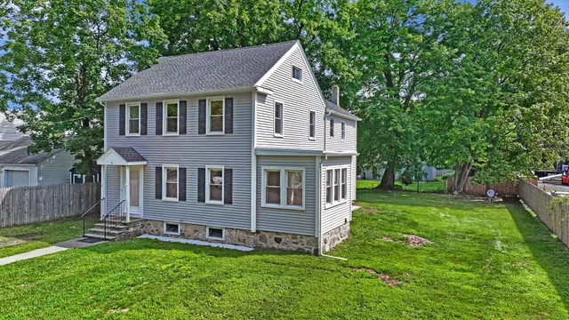 $565,000 | 6 Henry Street, Bethel, CT 06801