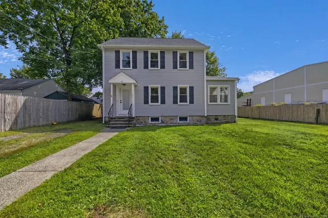 $565,000 | 6 Henry Street, Bethel, CT 06801