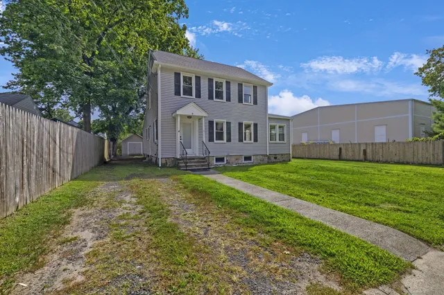 $565,000 | 6 Henry Street, Bethel, CT 06801