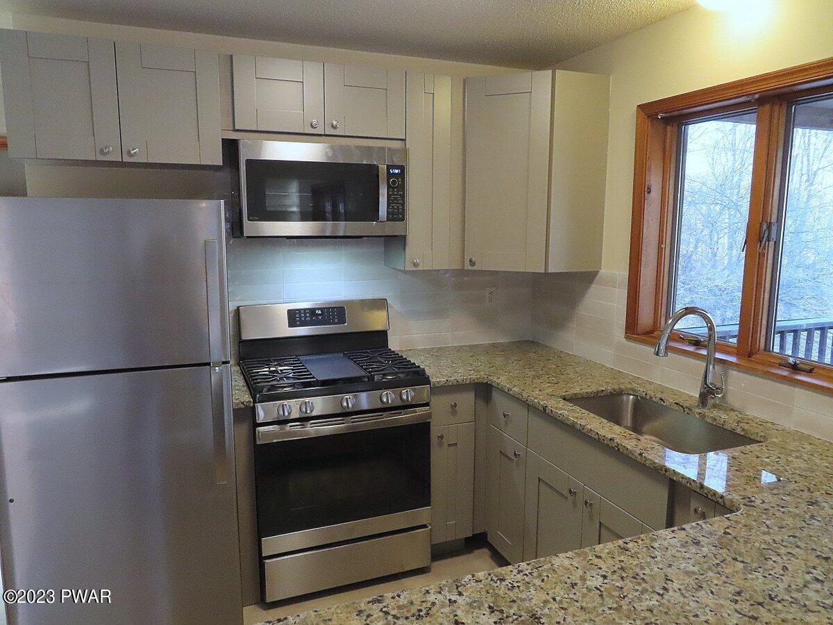 212 Orion Way Lake Ariel, PA 18436 - Photo 10 of 43