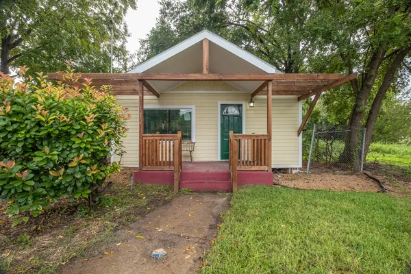 $2,100 | 7511 Carver Avenue, Austin, TX 78752