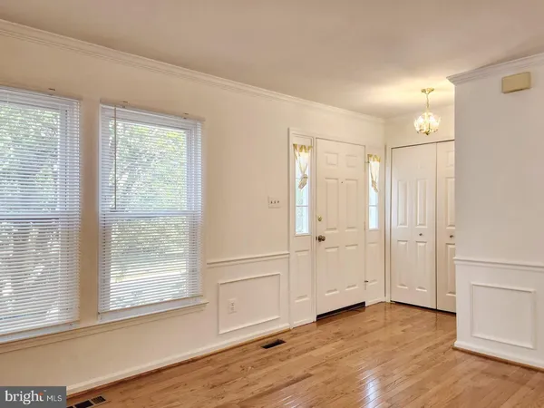 $2,800 | 5840 Westwater Court, Centreville, VA 20121