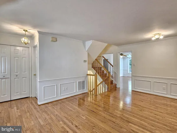 $2,800 | 5840 Westwater Court, Centreville, VA 20121