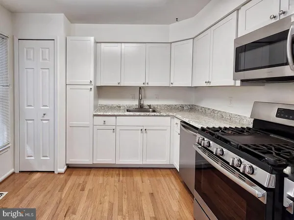 $2,800 | 5840 Westwater Court, Centreville, VA 20121