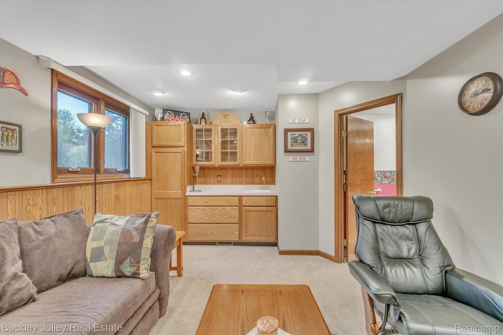 7471 Ore Lake Road Brighton, MI 48116 - Photo 24 of 42 Custom Built-In Bar Area