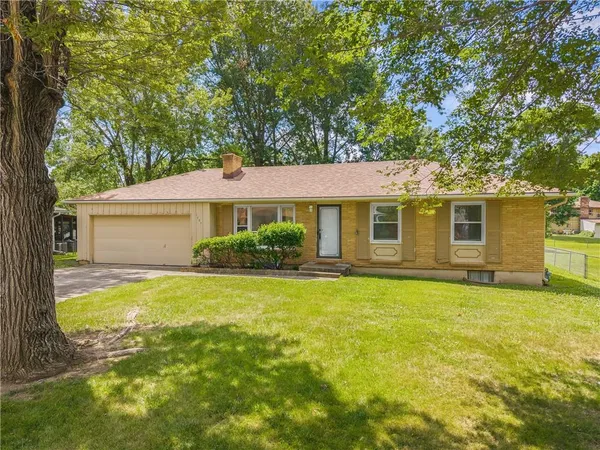 $225,000 | 1707 Northeast 75th Street, Gladstone, MO 64118