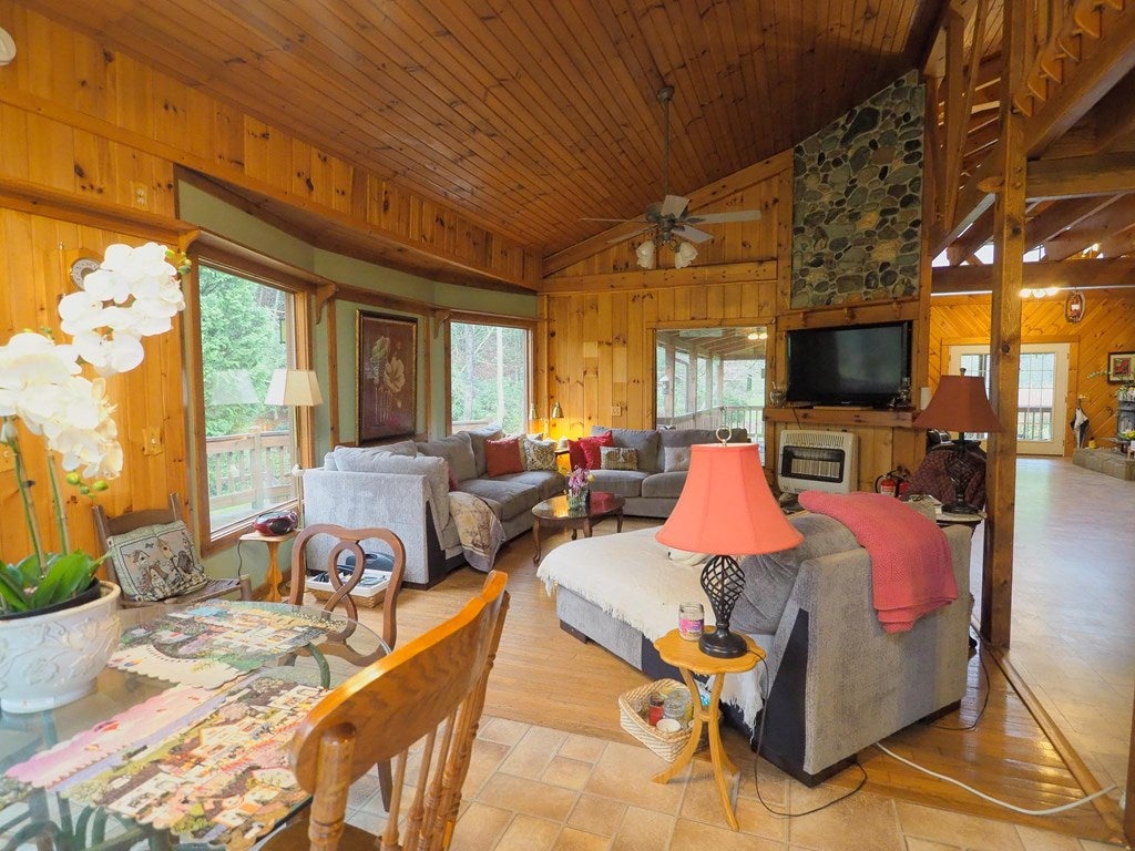 980 Homestead Road Hillsville, VA 24343 - Photo 25 of 68 Gallery Image 25