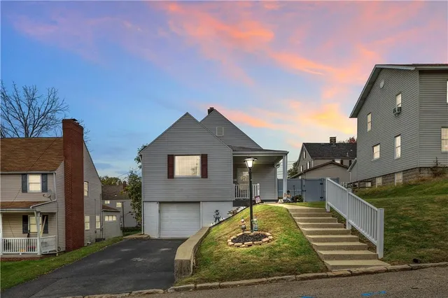 $200,000 | 212 Johnston Drive, Ellwood City, PA 16117