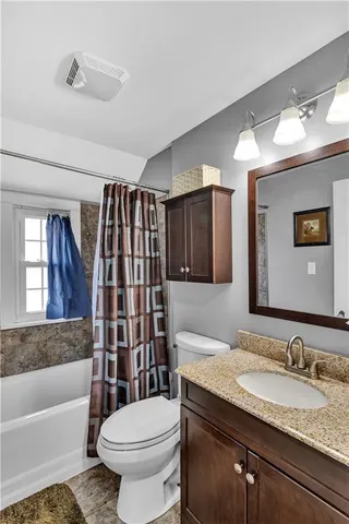 $200,000 | 212 Johnston Drive, Ellwood City, PA 16117