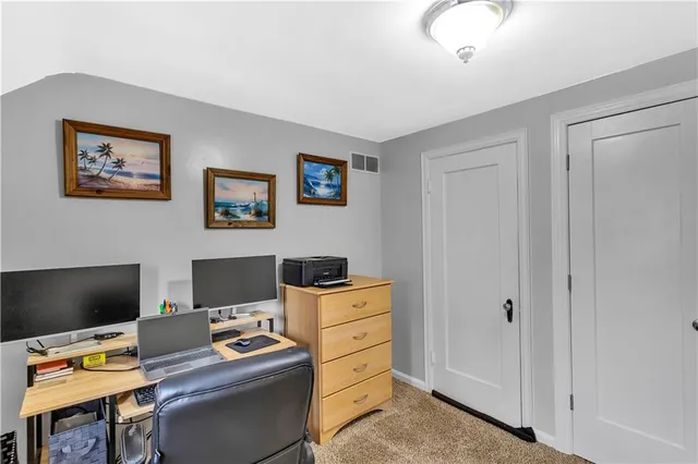 $200,000 | 212 Johnston Drive, Ellwood City, PA 16117