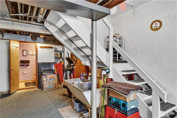 $184,900 | 212 Johnston Drive, Ellwood City, PA 16117