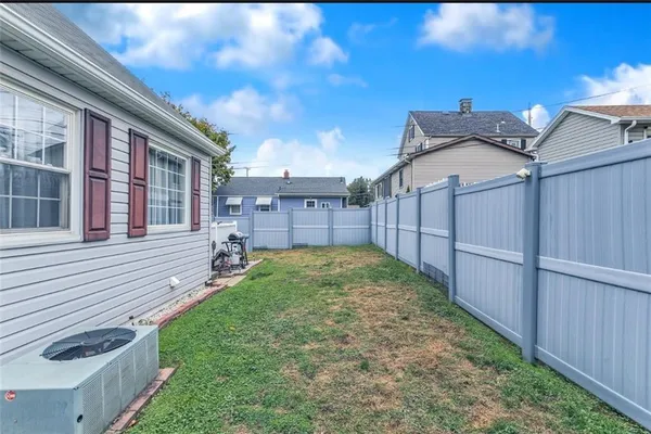 $184,900 | 212 Johnston Drive, Ellwood City, PA 16117