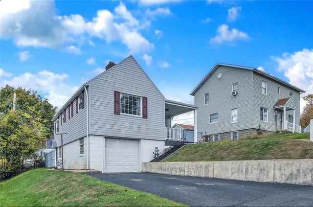 $200,000 | 212 Johnston Drive, Ellwood City, PA 16117