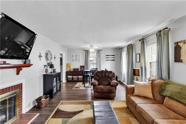 $184,900 | 212 Johnston Drive, Ellwood City, PA 16117