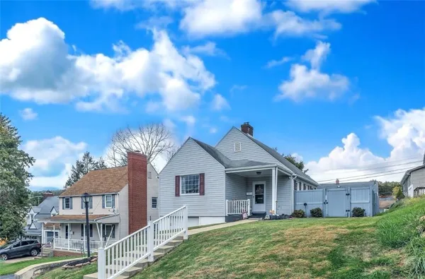 $184,900 | 212 Johnston Drive, Ellwood City, PA 16117