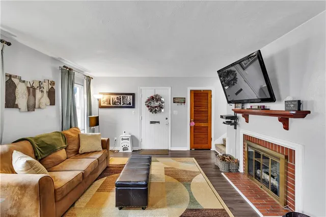 $200,000 | 212 Johnston Drive, Ellwood City, PA 16117