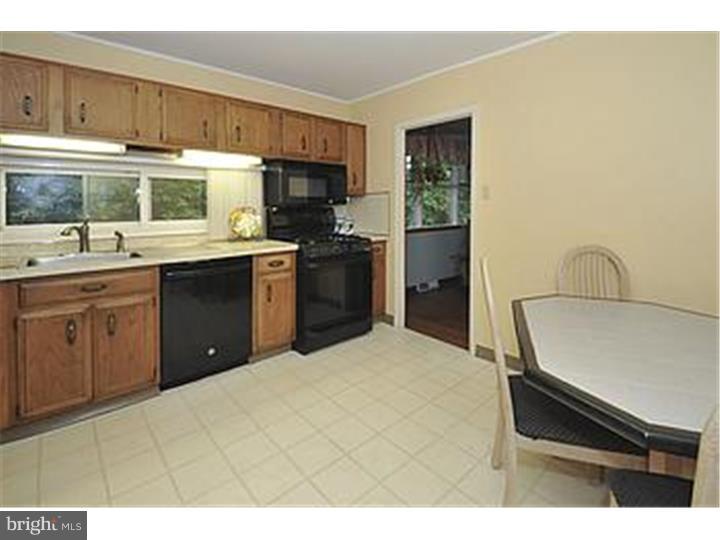 853 Beverly Road Rydal, PA 19046 - Photo 11 of 24 Kitchen