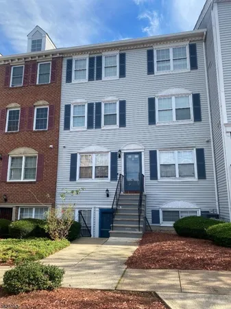 $2,400 | 7 Rutgers Drive, Unit 7, Newark, NJ 07103