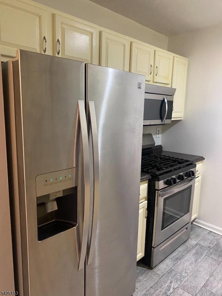 7 Rutgers Drive, Unit 7 Newark, NJ 07103 - Photo 5 of 15